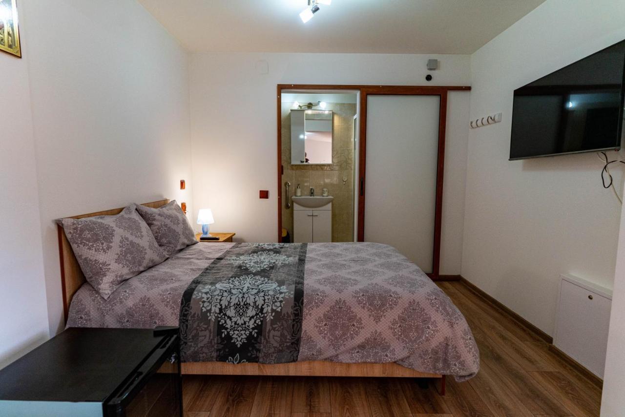 La Bebe 2 Beds Appartement Hunedoara Buitenkant foto