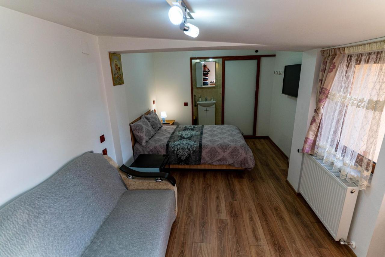 La Bebe 2 Beds Appartement Hunedoara Buitenkant foto